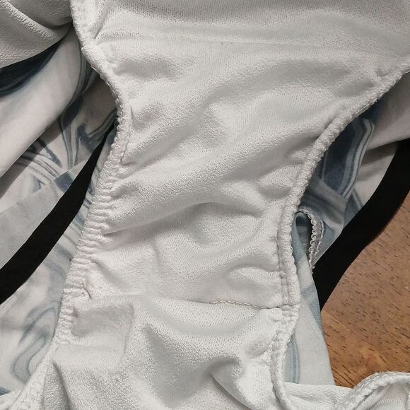 Calvin Klein Black Gray abstract lined athletic shorts Sz M EUC - Picture 5 of 5